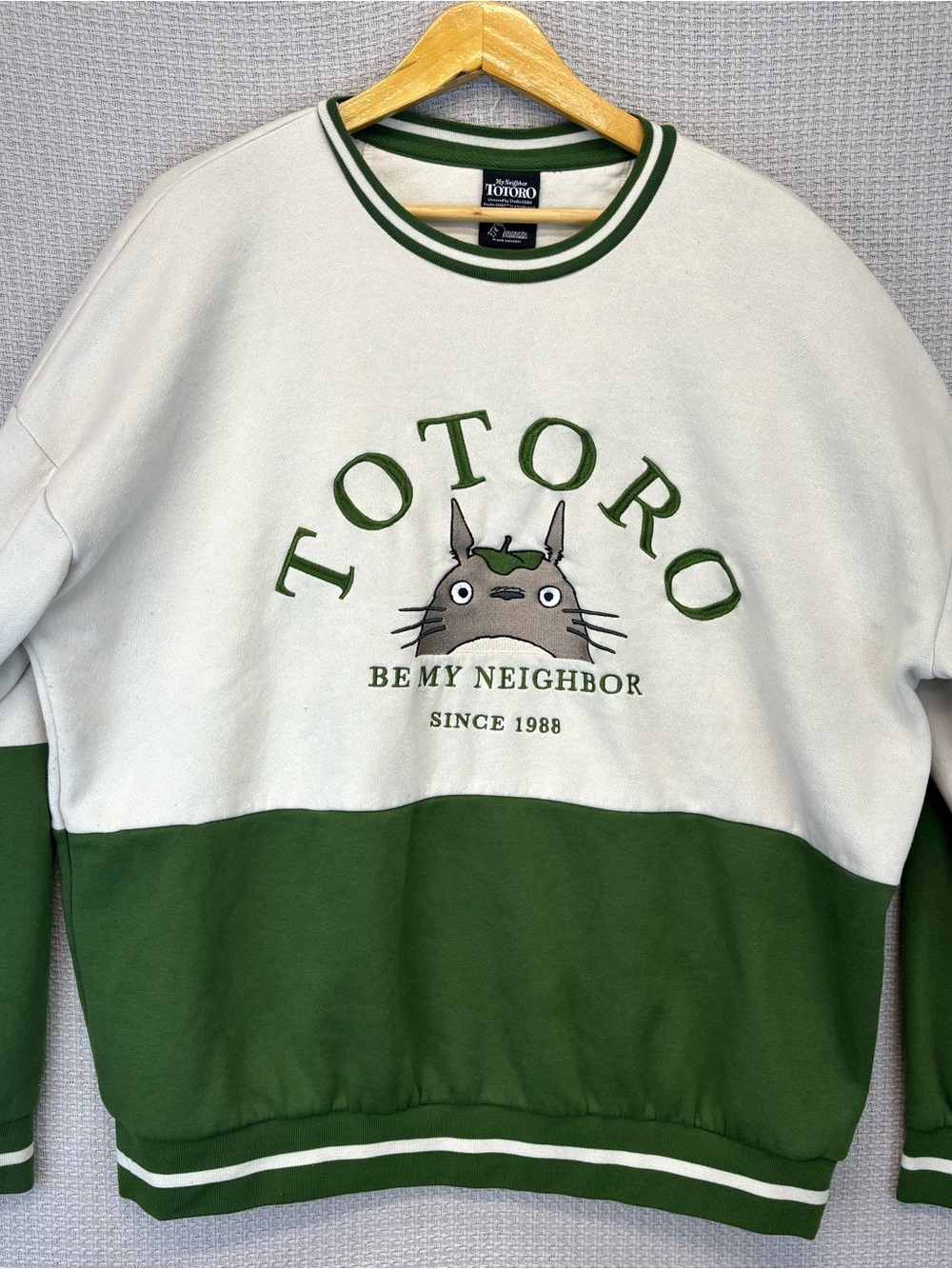 Her Universe Totoro Sweatshirt Large Studio Ghibli My Neighbor Embroidered Green